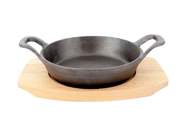 Cast iron pan with a wooden base, 220mm